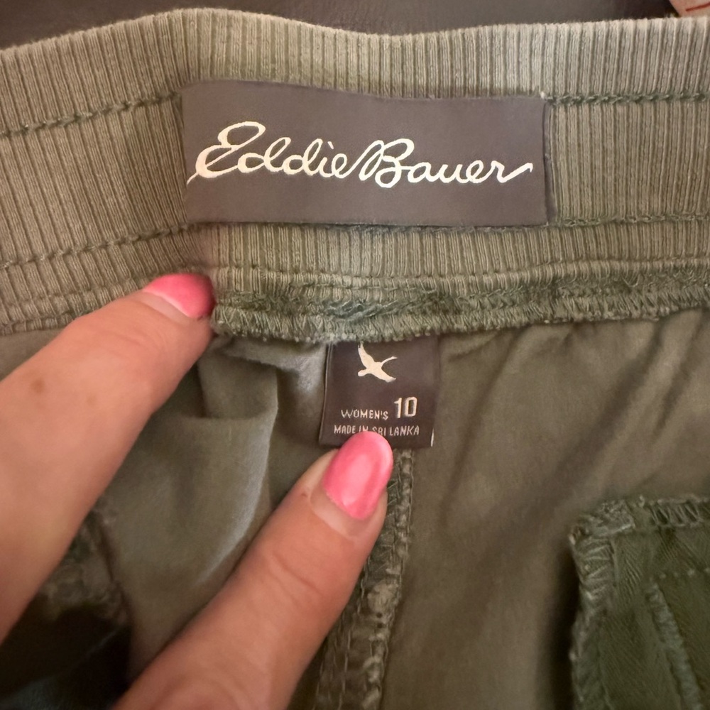 Eddie Bauer Women’s Army  green Cargo Pants - Picture 6 of 7